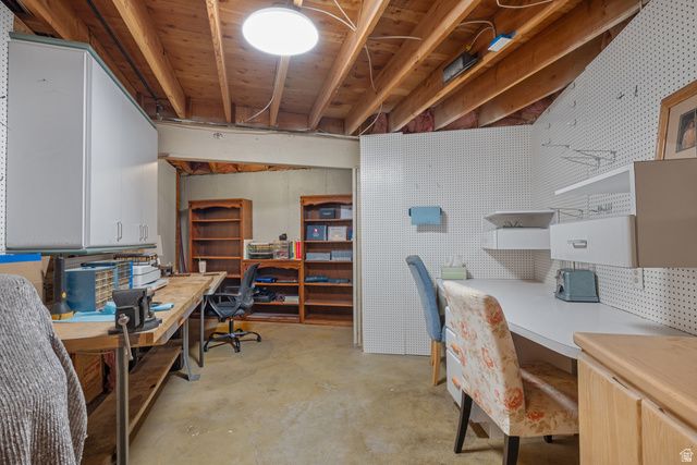 1586 BOWDEN CIR, Salt Lake City, UT 84117