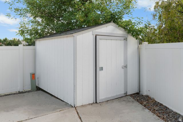 1586 BOWDEN CIR, Salt Lake City, UT 84117