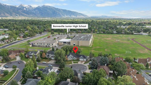 1586 BOWDEN CIR, Salt Lake City, UT 84117