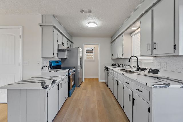 726 11th Street, Wolfforth, TX 79382