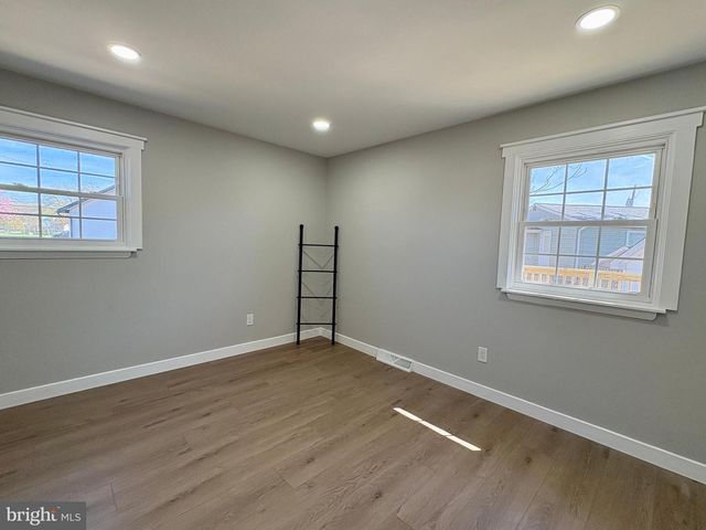 925 LONGVIEW AVE, Pasadena, MD 21122