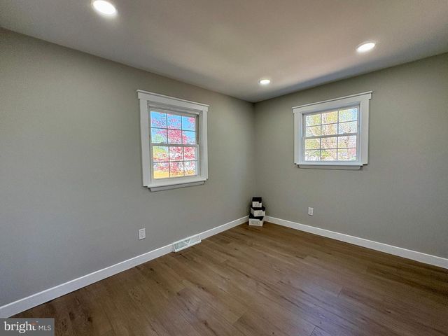 925 LONGVIEW AVE, Pasadena, MD 21122
