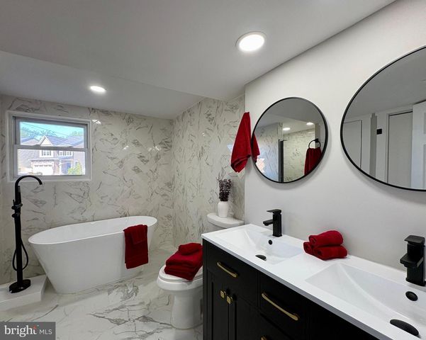 925 LONGVIEW AVE, Pasadena, MD 21122