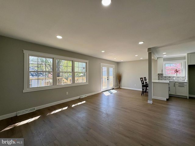 925 LONGVIEW AVE, Pasadena, MD 21122