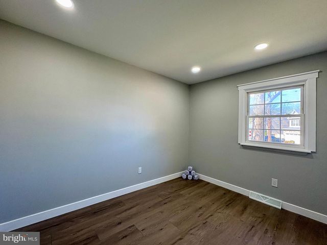 925 LONGVIEW AVE, Pasadena, MD 21122