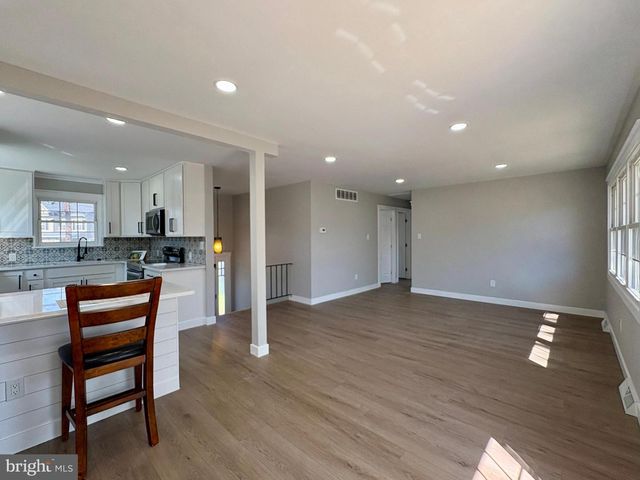925 LONGVIEW AVE, Pasadena, MD 21122