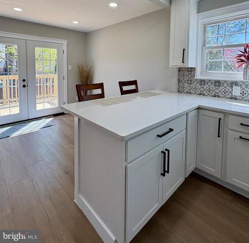 925 LONGVIEW AVE, Pasadena, MD 21122