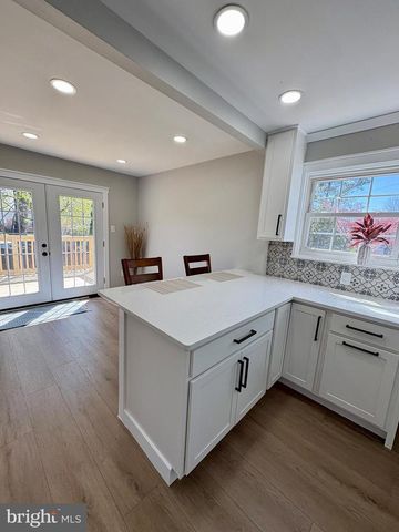 925 LONGVIEW AVE, Pasadena, MD 21122