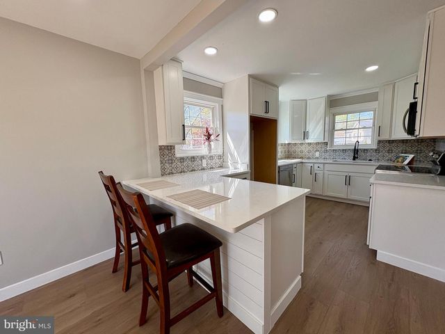 925 LONGVIEW AVE, Pasadena, MD 21122