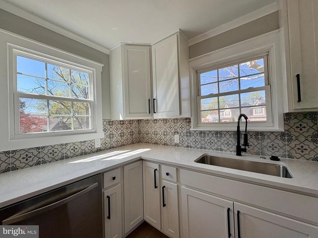 925 LONGVIEW AVE, Pasadena, MD 21122