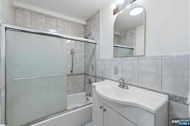 64 Willoughby Street, Newark, NJ 07112