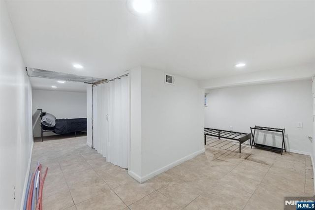 64 Willoughby Street, Newark, NJ 07112