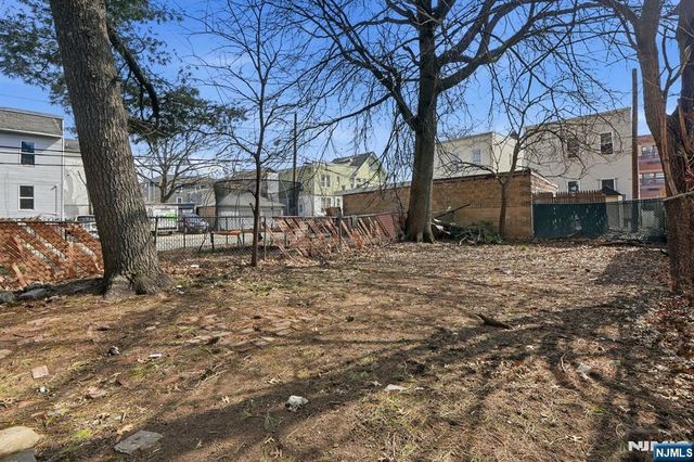 64 Willoughby Street, Newark, NJ 07112