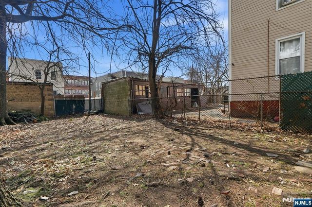 64 Willoughby Street, Newark, NJ 07112