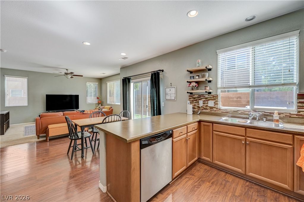 10641 Thor Mountain Lane, Las Vegas, NV 89166 — photo 3