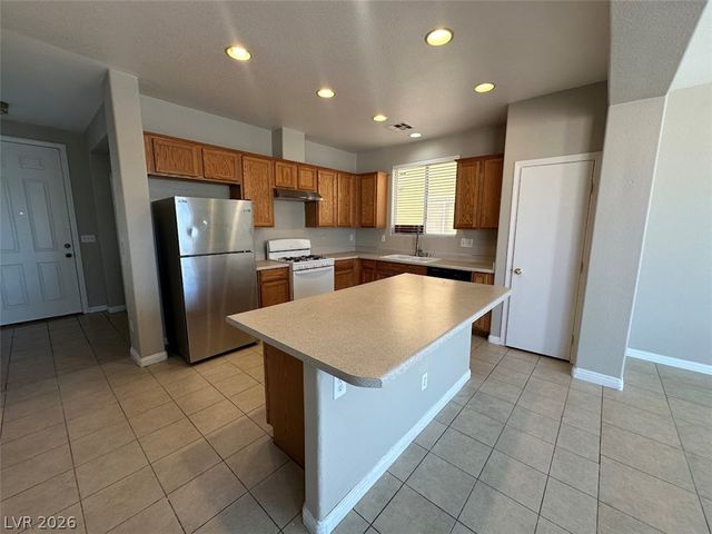 2833 Big Mountain Avenue, North Las Vegas, NV 89081