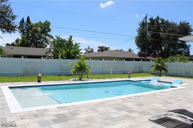 238 SW 39th ST, Cape Coral, FL 33914