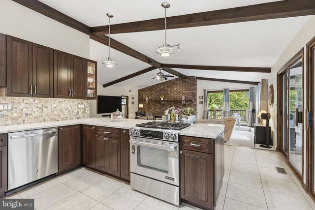2009 WILSON RD, White Hall, MD 21161