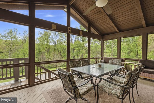 2009 WILSON RD, White Hall, MD 21161