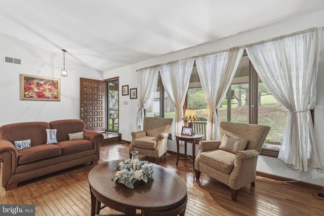 2009 WILSON RD, White Hall, MD 21161