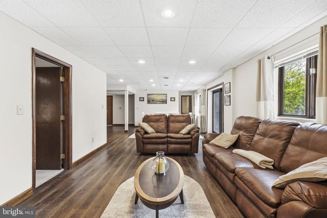 2009 WILSON RD, White Hall, MD 21161