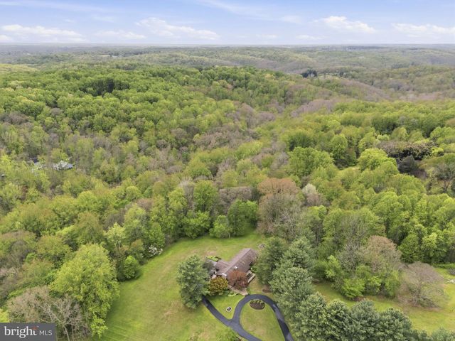 2009 WILSON RD, White Hall, MD 21161