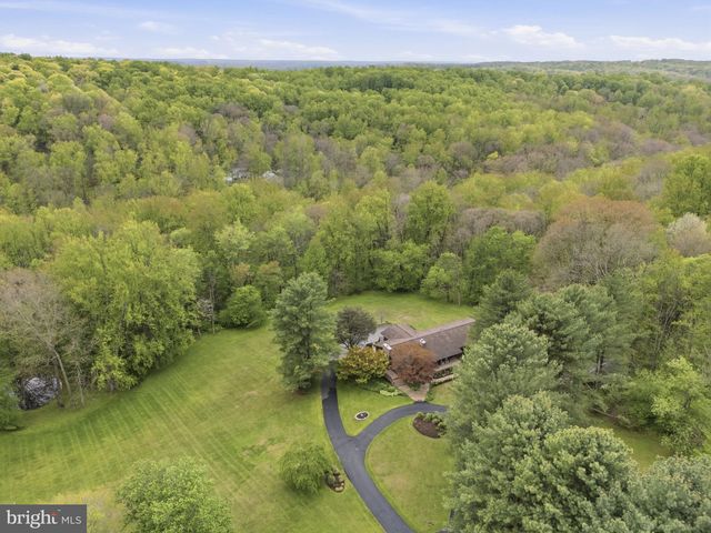 2009 WILSON RD, White Hall, MD 21161