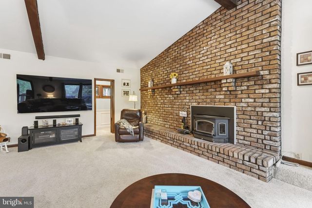 2009 WILSON RD, White Hall, MD 21161