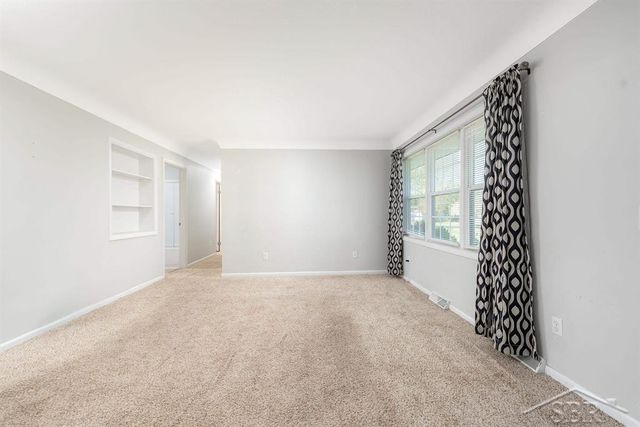 921 S Romanda Street, Midland, MI 48640