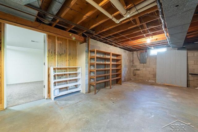 921 S Romanda Street, Midland, MI 48640
