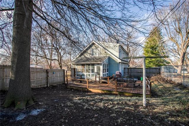 1705 SW Mcarthur Street, Blue Springs, MO 64015