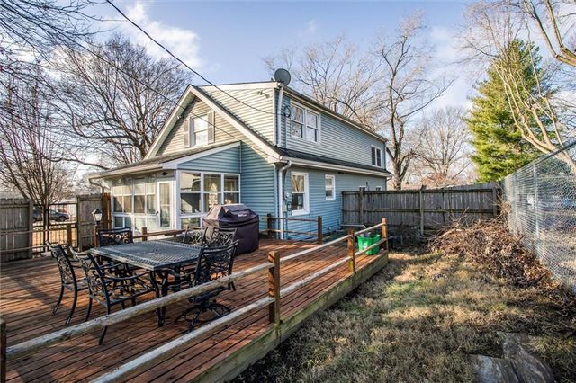 1705 SW Mcarthur Street, Blue Springs, MO 64015