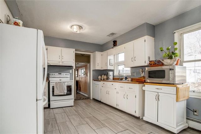 1705 SW Mcarthur Street, Blue Springs, MO 64015