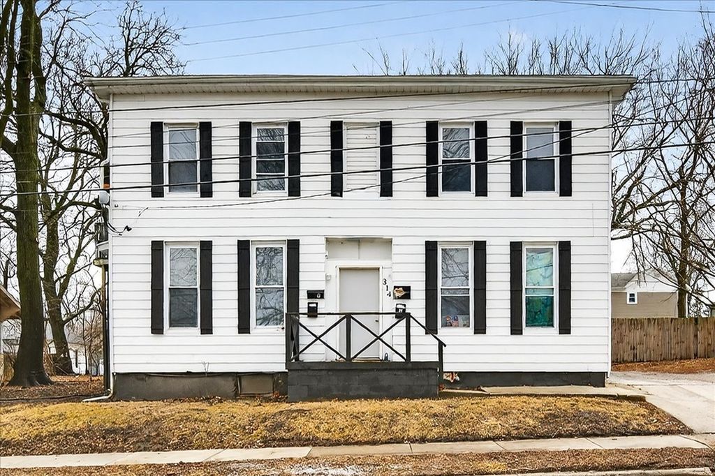 314 W Wood Street, Bloomington, IL 61701