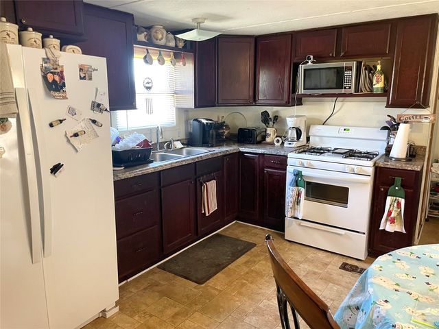 240 Dogwood Trail, Murchison, TX 75778