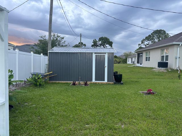 1598 Leeward Avenue SE, Palm Bay, FL 32909
