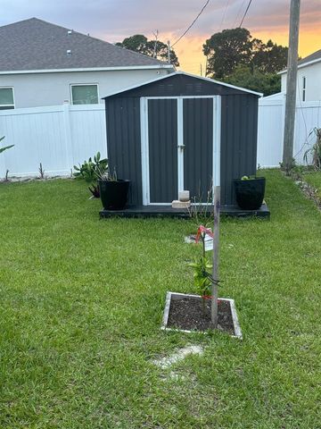 1598 Leeward Avenue SE, Palm Bay, FL 32909
