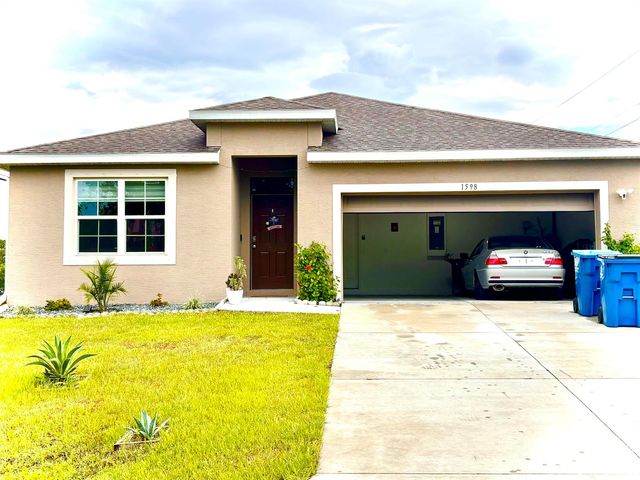 1598 Leeward Avenue SE, Palm Bay, FL 32909