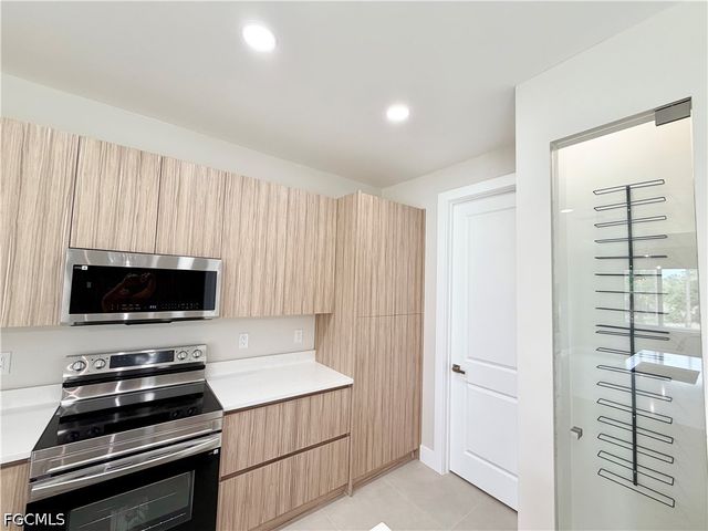 1013 Lincoln AVE, Lehigh Acres, FL 33972