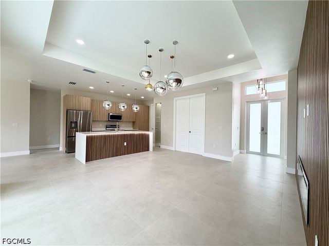 1013 Lincoln AVE, Lehigh Acres, FL 33972