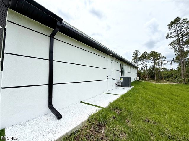 1013 Lincoln AVE, Lehigh Acres, FL 33972