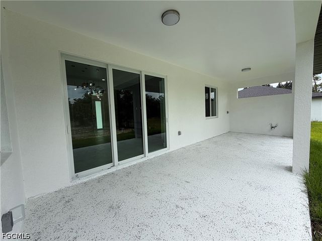 1013 Lincoln AVE, Lehigh Acres, FL 33972