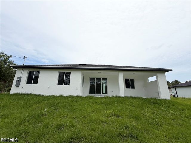 1013 Lincoln AVE, Lehigh Acres, FL 33972