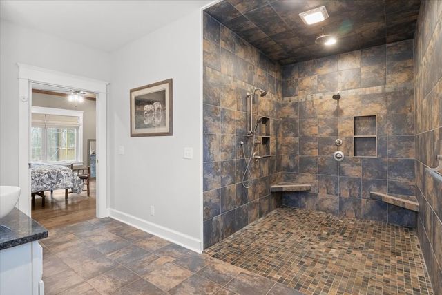 8006 Rose Ridge Pvt LN, Fairview, TN 37062