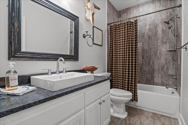 8006 Rose Ridge Pvt LN, Fairview, TN 37062