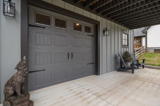 8006 Rose Ridge Pvt LN, Fairview, TN 37062