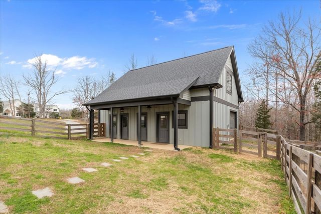 8006 Rose Ridge Pvt LN, Fairview, TN 37062