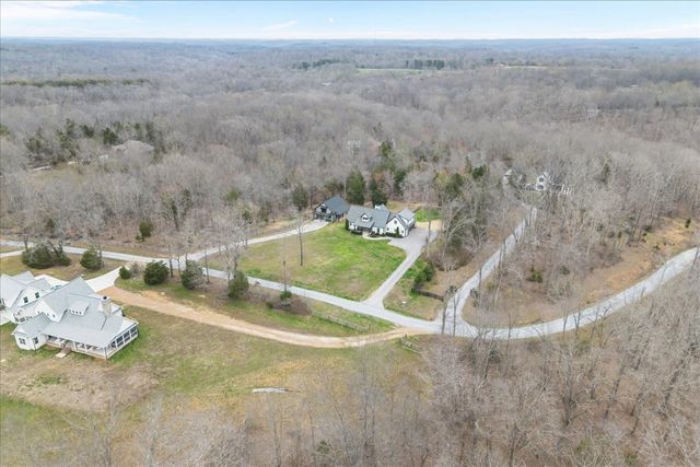 8006 Rose Ridge Pvt LN, Fairview, TN 37062