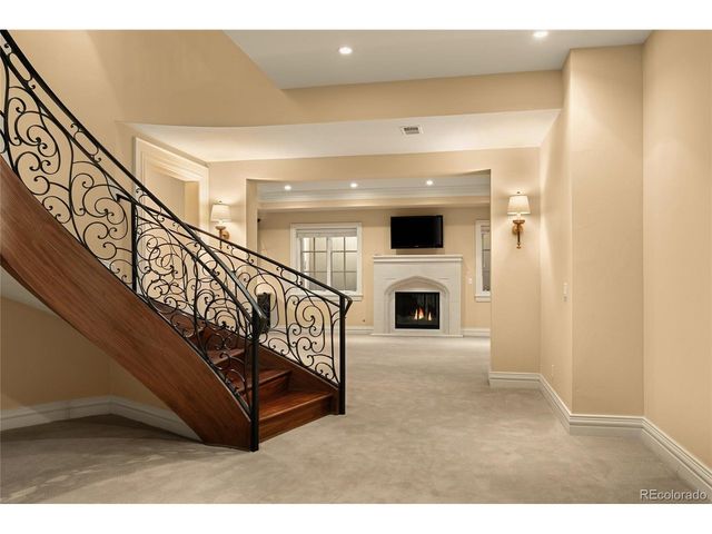 350 Eudora St, Denver, CO 80220