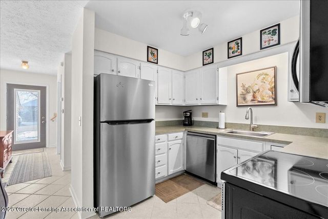 1114 Timbercreek Drive 41, Grand Ledge, MI 48837